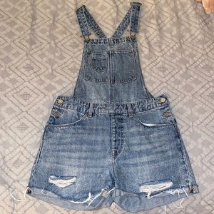 Trendy jean short overalls